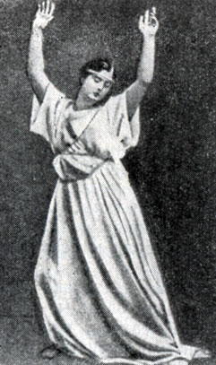 Ил. 80. Танцовщица Айседора Дункан, обращавшаяся в своем танце и одежде к искусству древней Греции, в значительной мере повлияла на моду (I. Duncan, Mempiren, Leipzig 1928, s. 124)